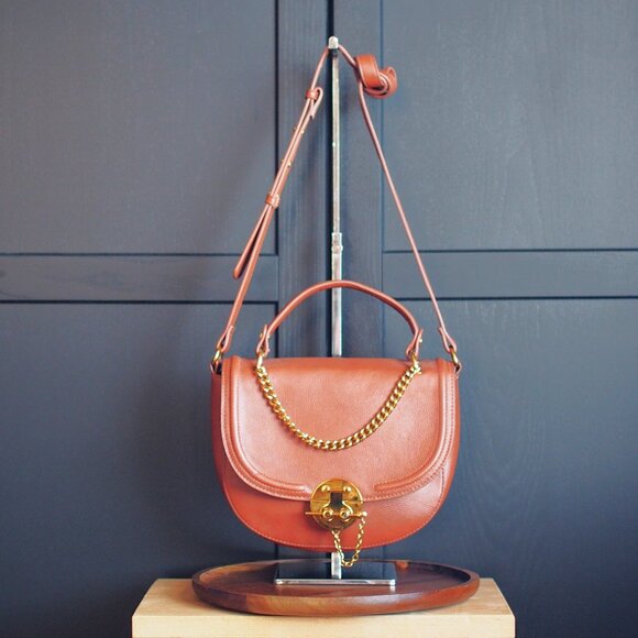 Love & Lore | Chic Vegan Leather Handbag with Gold Chain - Picture 1 of 10